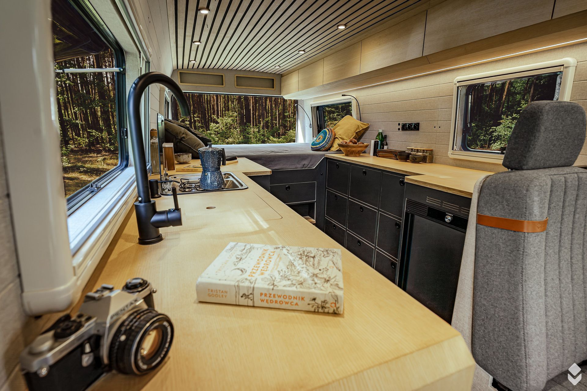 The interior of the Mercedes Vario built by Vannado