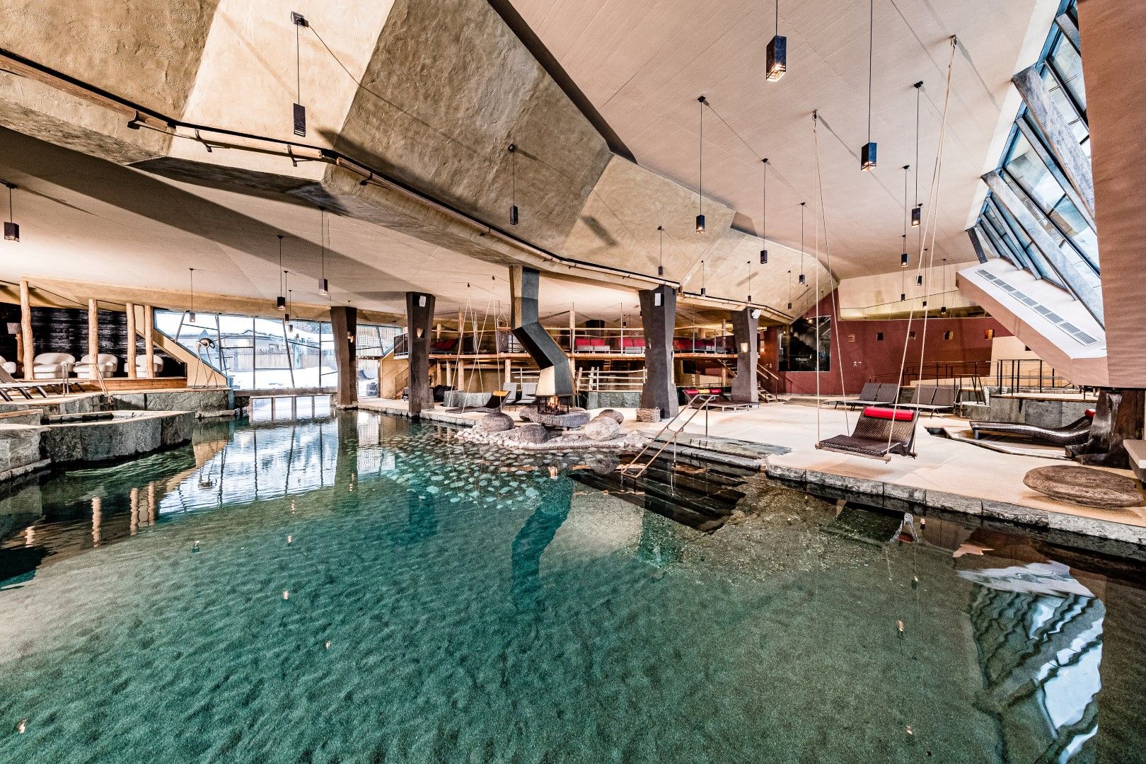 5 winter campsites with swimming pool in the Alps – image 1