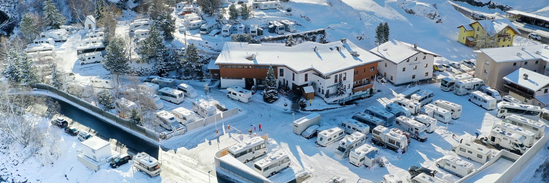 In winter in a camper at Camping Solden – main image