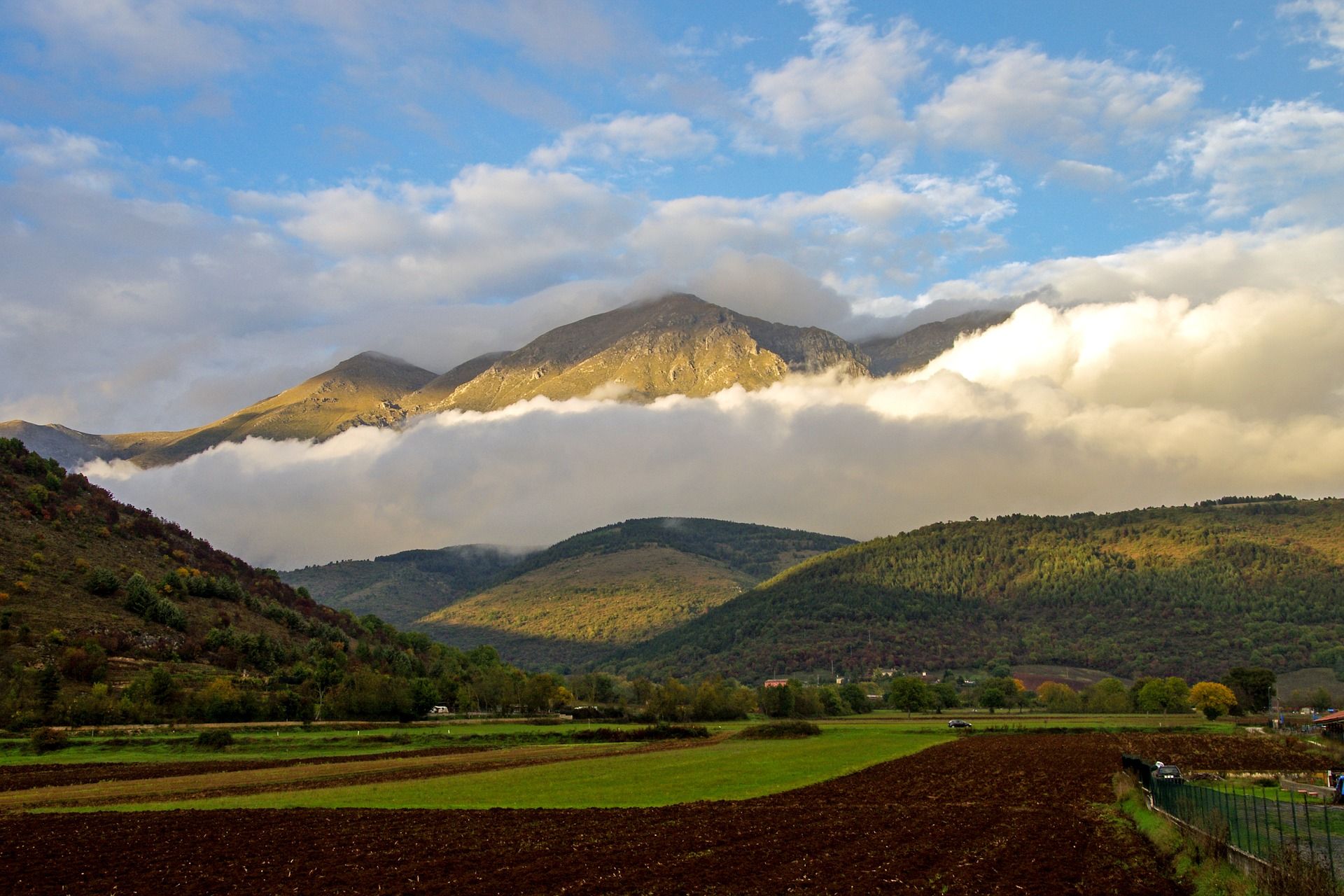 From the sea to the mountains – main image