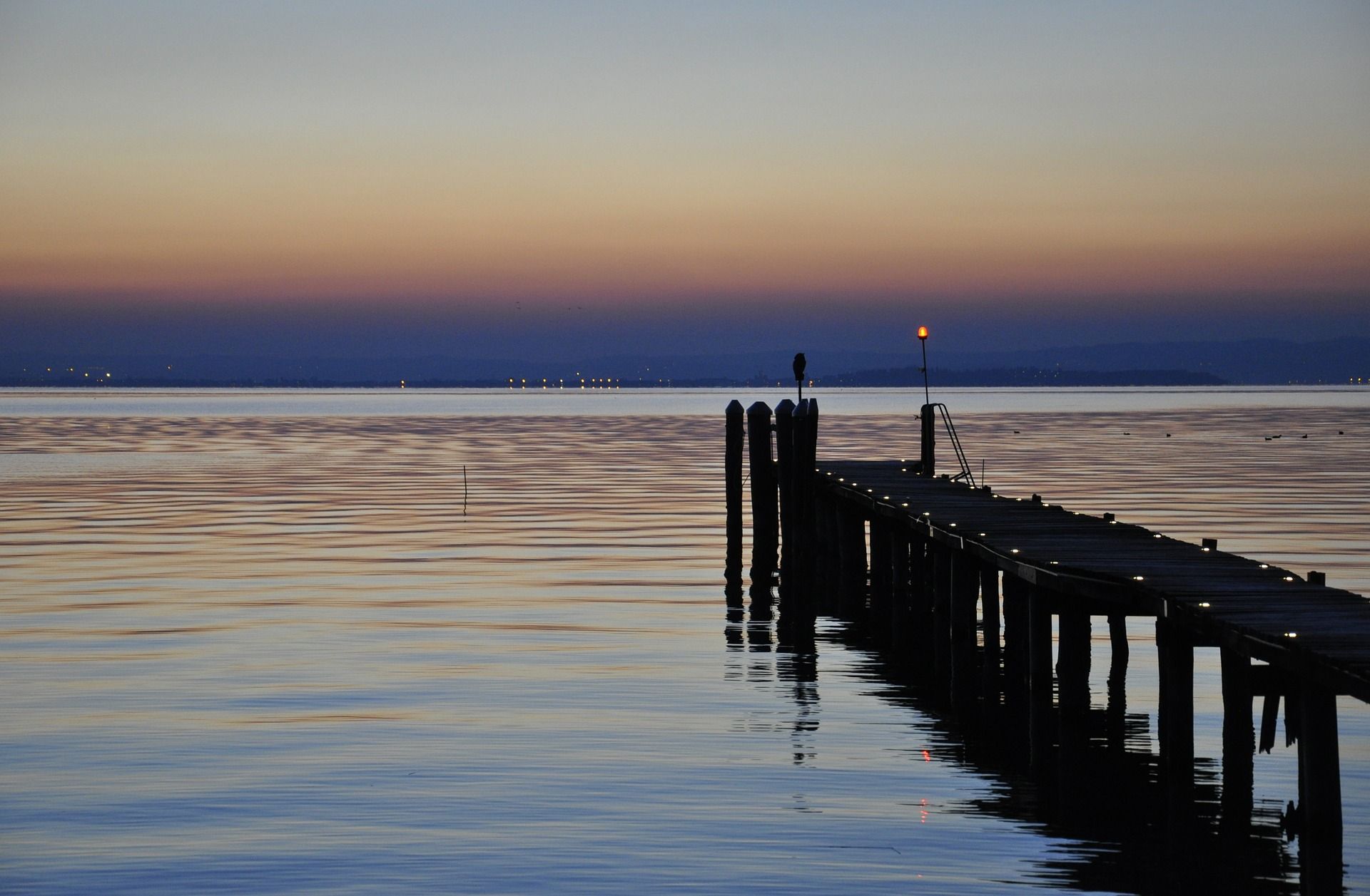 Lago di Garda – największe jezioro Półwyspu Apenińskiego – główne zdjęcie