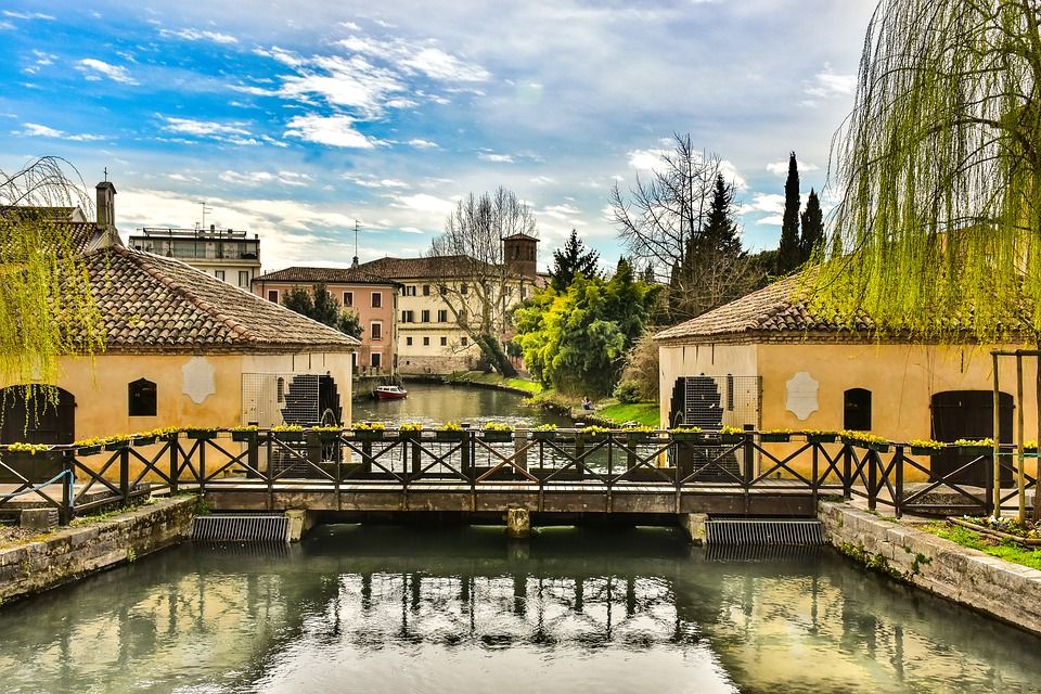 Little Venice on land – main image