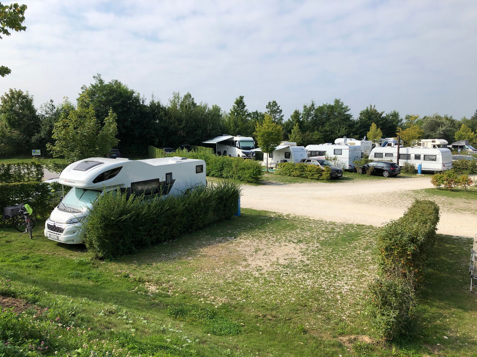 Parcele na campingu? Najlepiej z wodą i kanalizacją! – główne zdjęcie