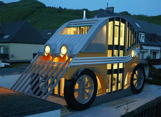 Toy car house – main image