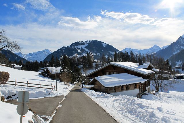 Skiing in Gstaad - Switzerland – main image