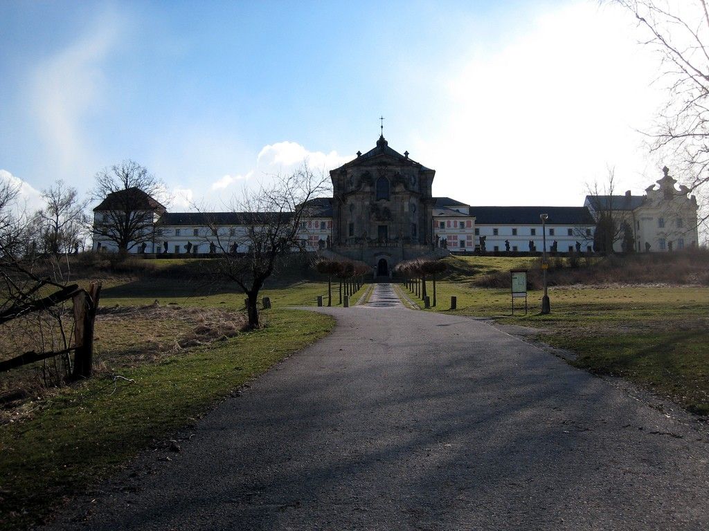 Zabytkowy szpital w Kuks – główne zdjęcie