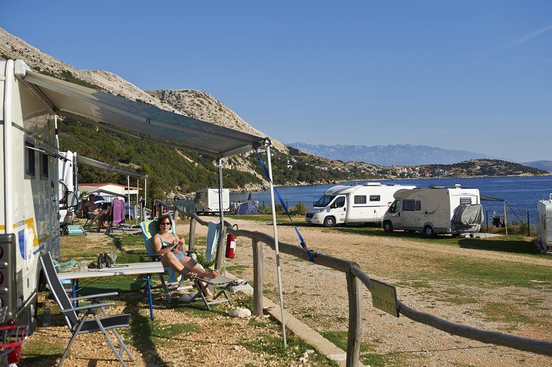 Stara Baška hidden among the rocks – main image