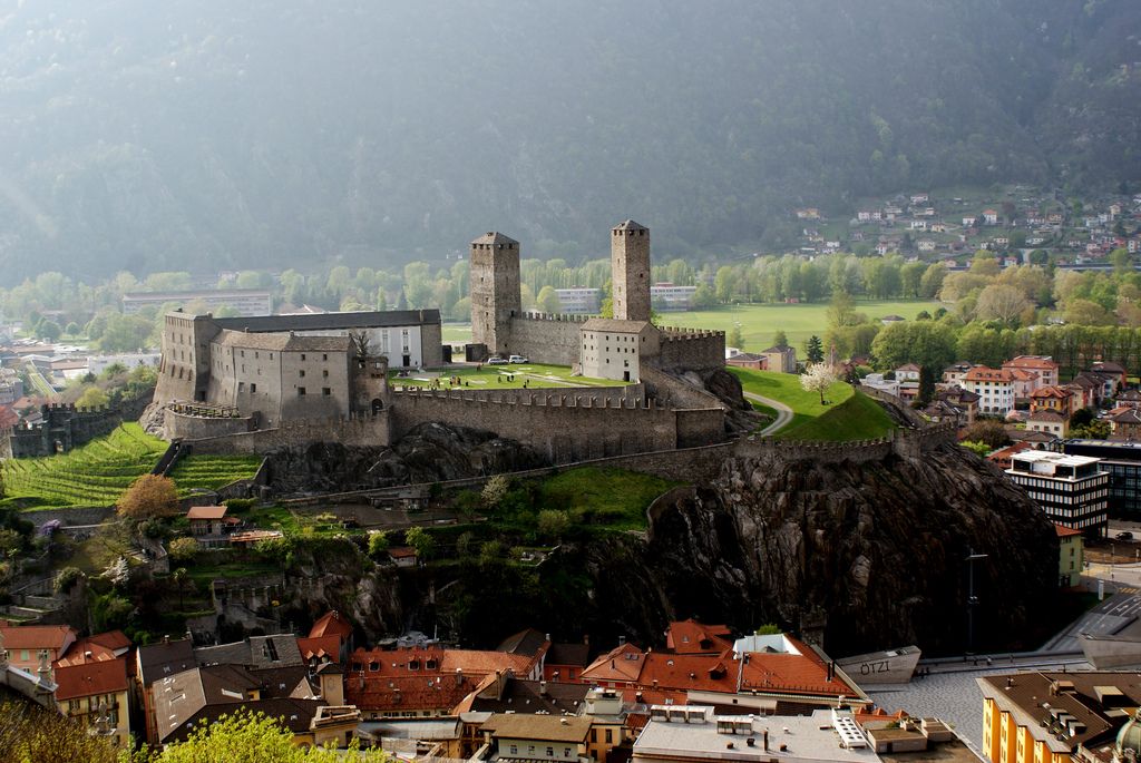 Północna brama do Włoch - Bellinzona – główne zdjęcie