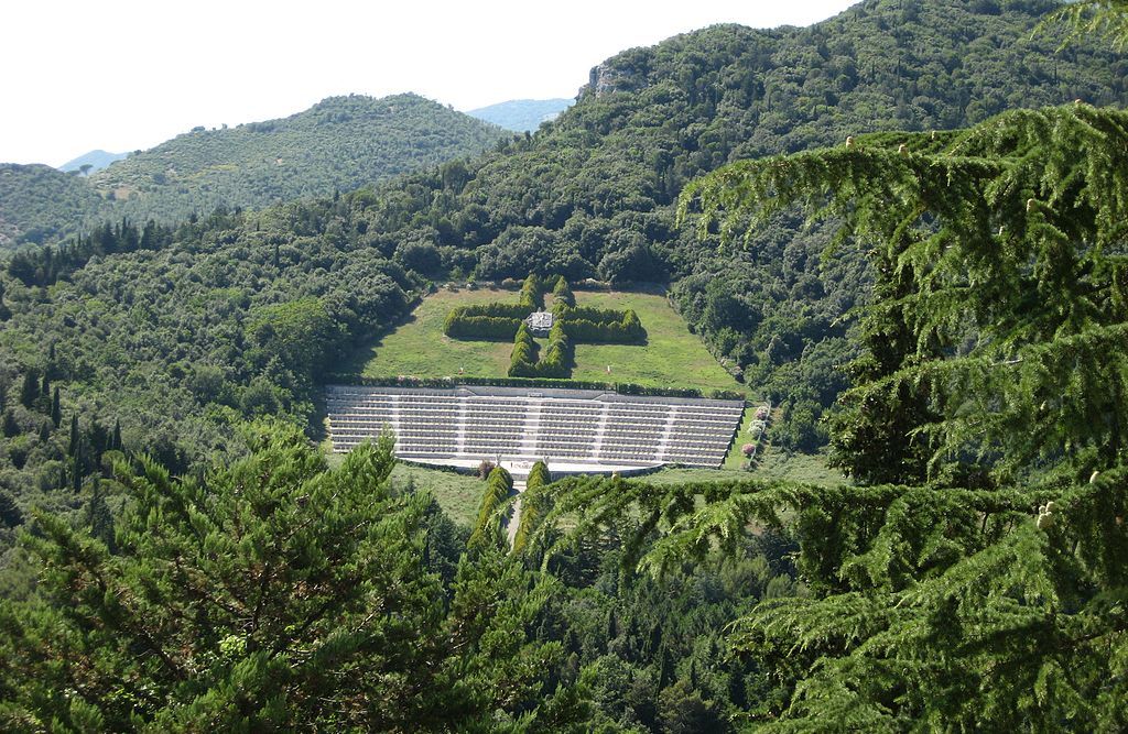 Polish-war-cemetery-pilecka-uploadwikimediaorg-cc-byjpg