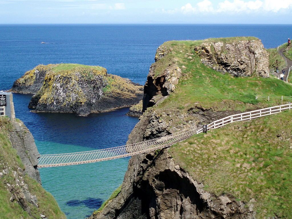 carrick-a-rede-rope-bridge-shiraz-chakera-wwwglickrcom-cc-by-sajpg