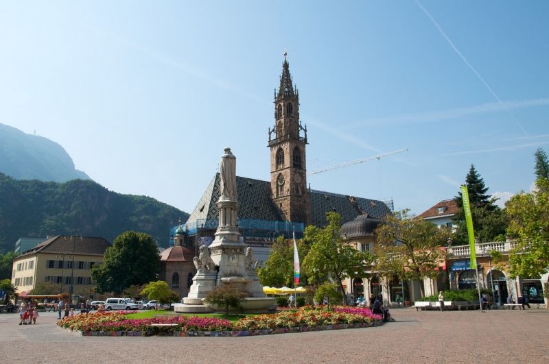 bolzano-main-place-goldmund100-via-fotercom-cc-by-sajpg