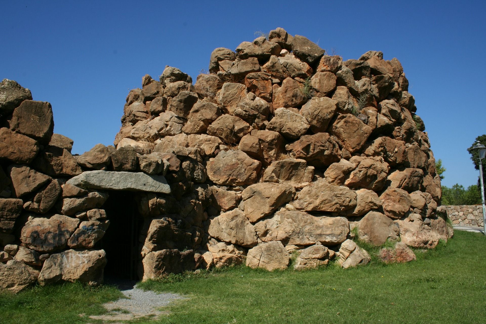 nuraghe-115980_1920jpg