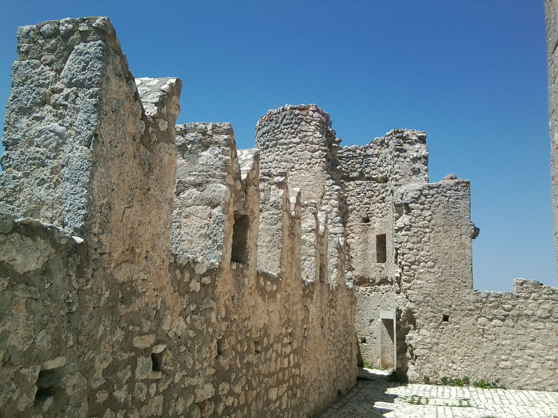 rocca-calascio-598065_1920jpg