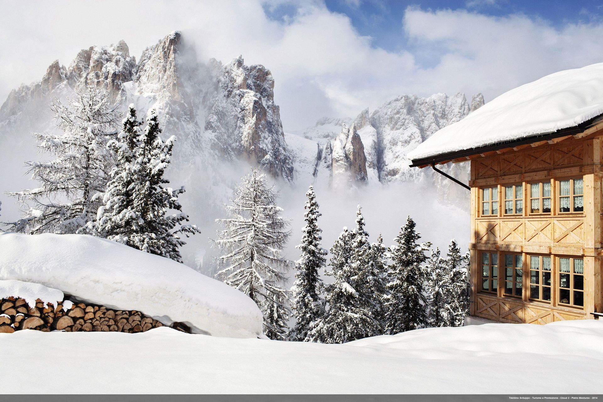 pietro-masturzo-val-di-fassa-snow-covered-bridge-after-a-snowfalljpg