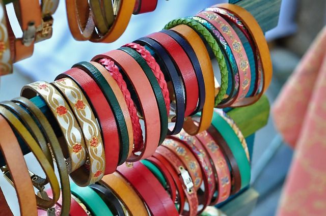 bracelets-3604267_640jpg