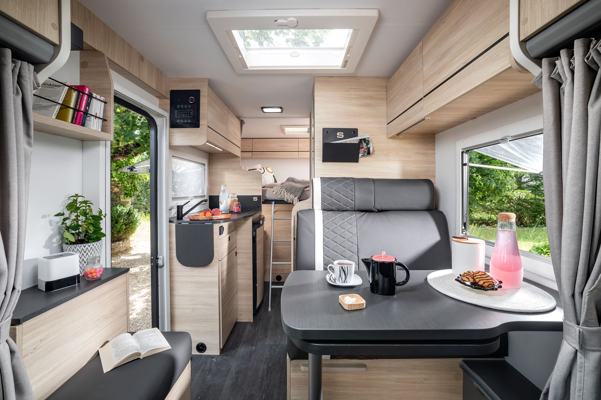 Compact Chausson S half-integrateds in the Sport Line version - the perfect package – image 1