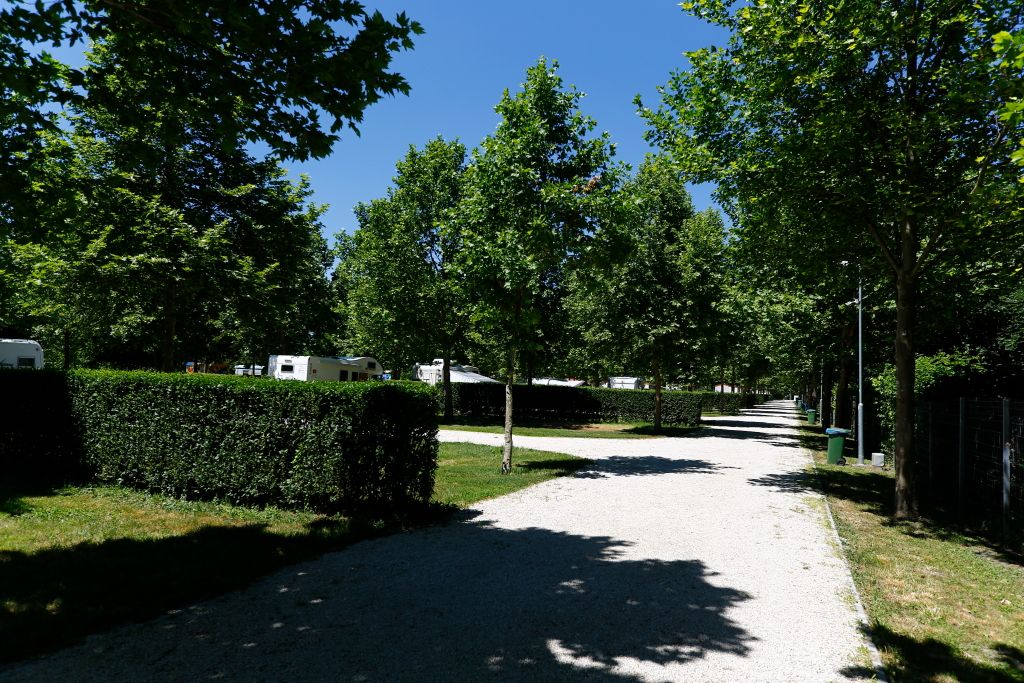 Parcele na kempingu Lipot Thermal Camping