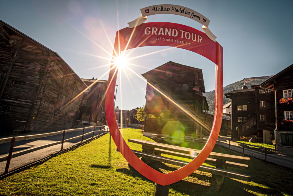 Z gór nad jezioro – Grand Tour of Switzerland – zdjęcie 1