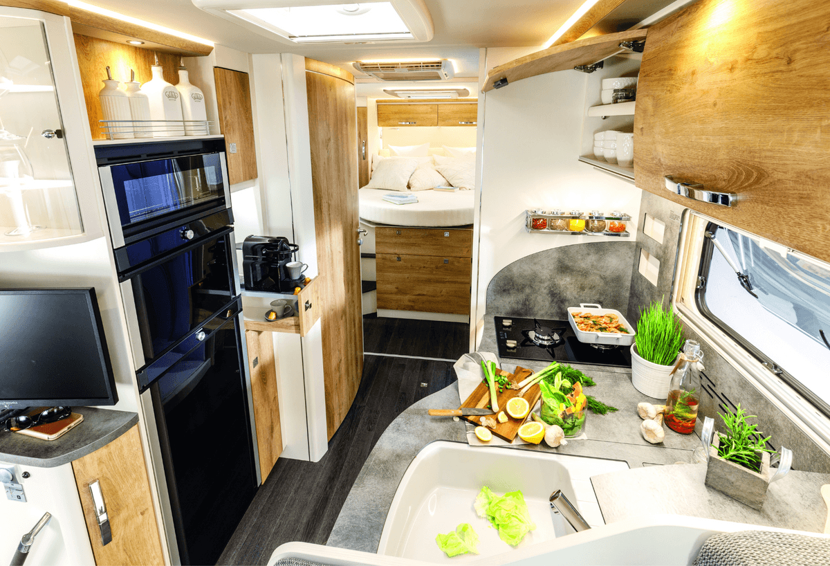 Operation of the refrigerator in the motorhome – image 1