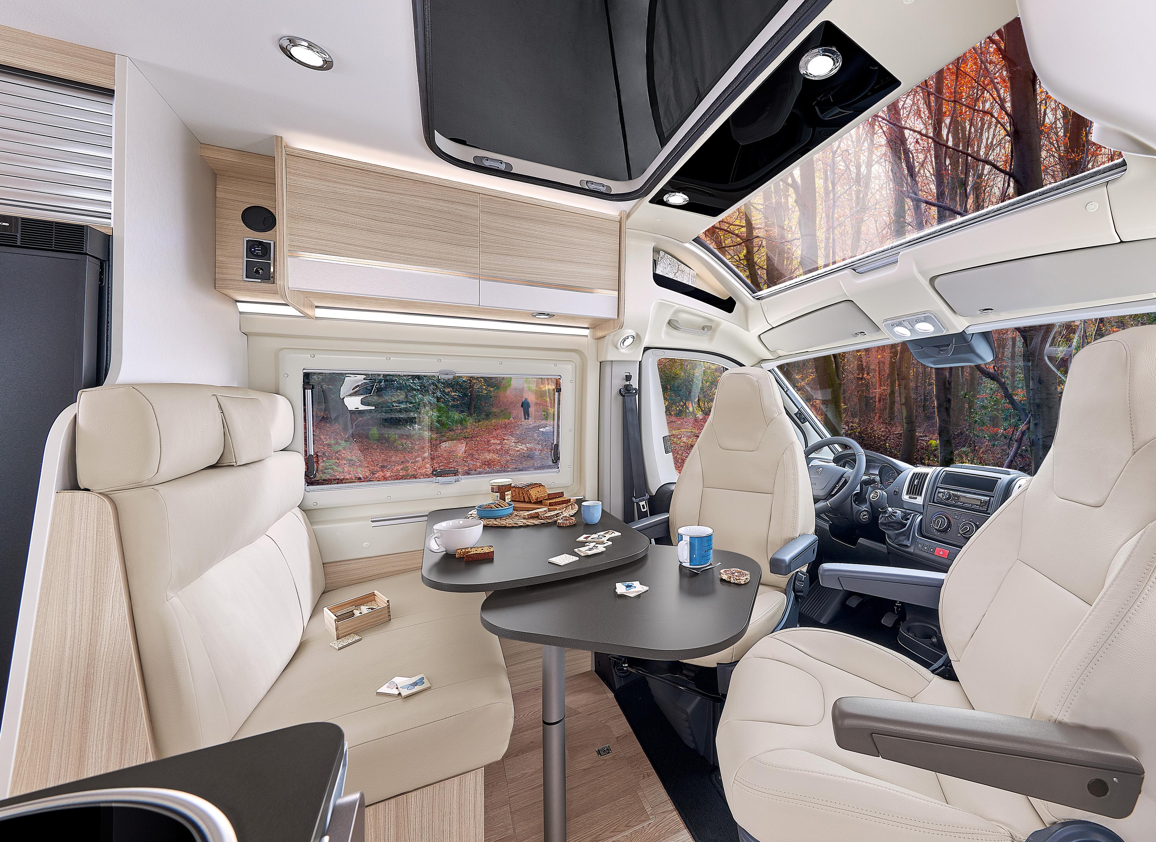 Dreamer D55UP - a well-thought-out campervan for four – image 3