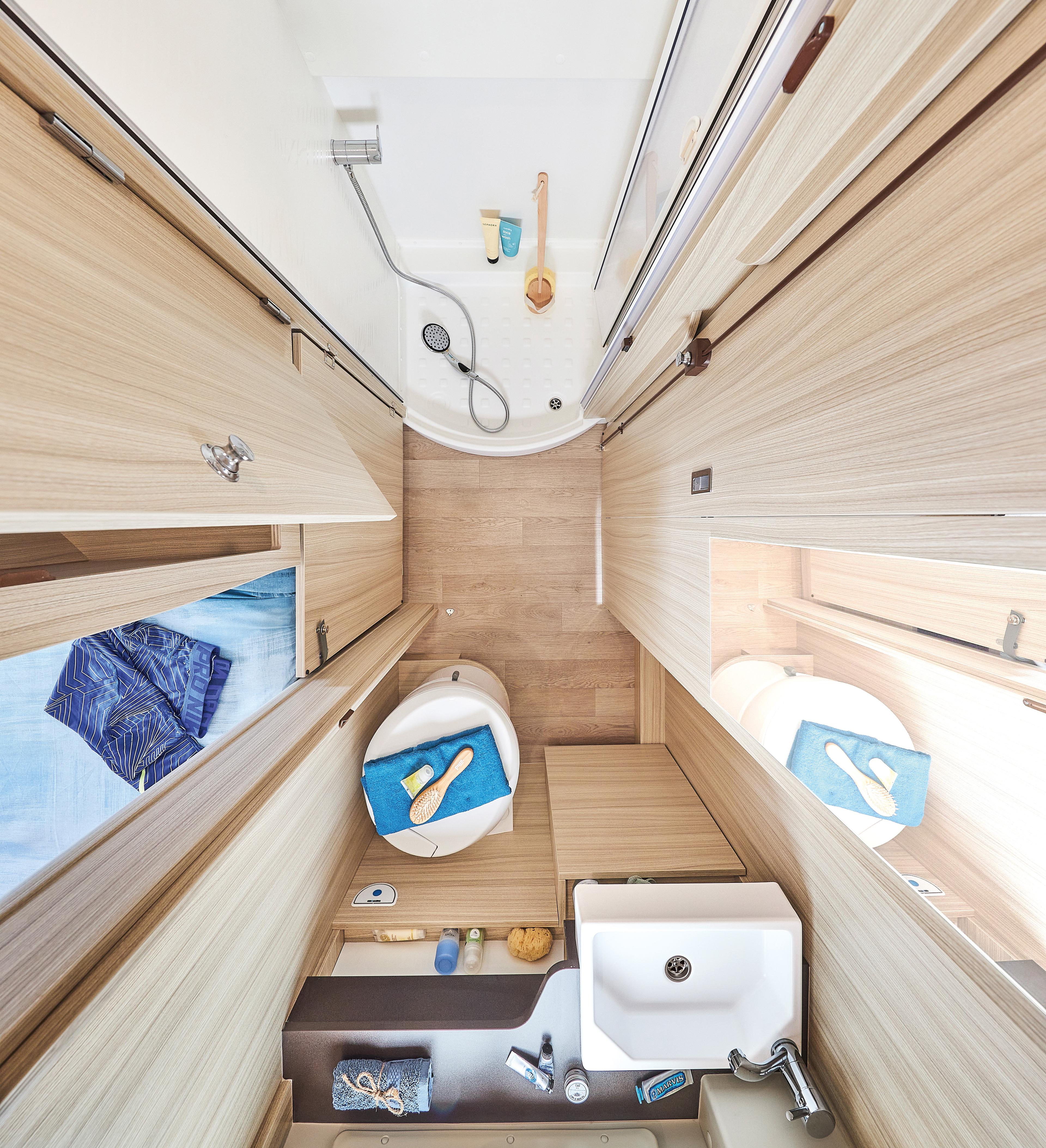 Dreamer D55UP - a well-thought-out campervan for four – image 2