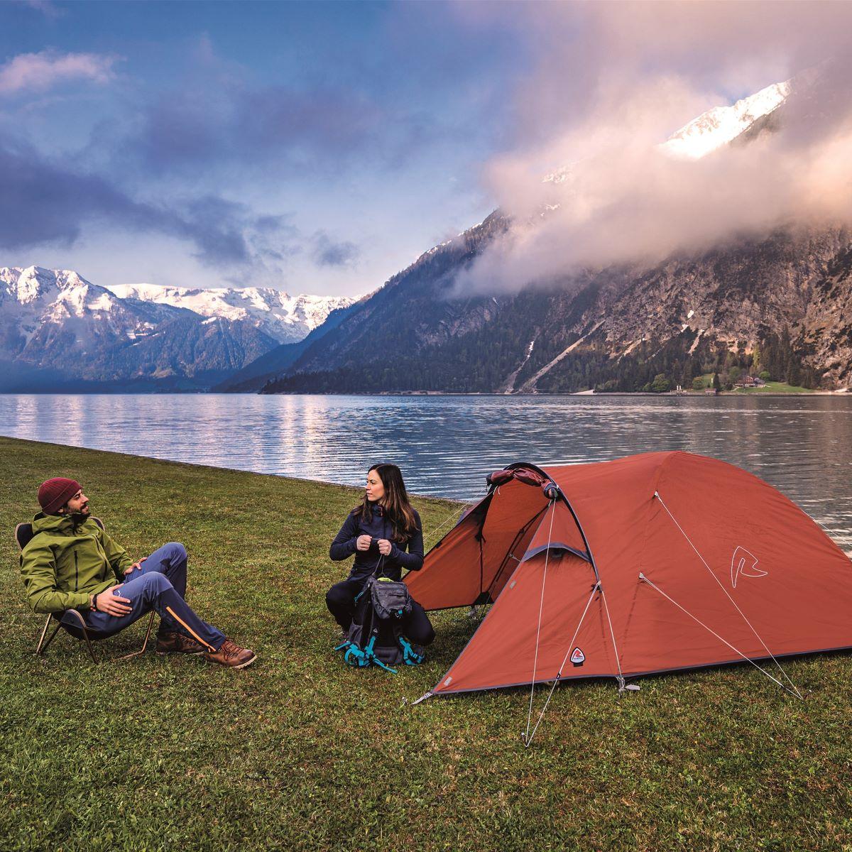Choosing a tourist tent for camping – image 1