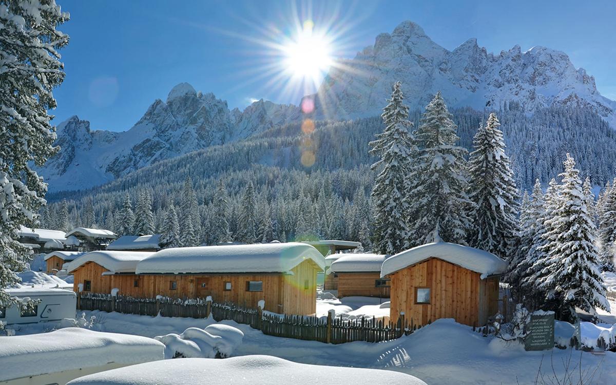 Winter stay in a wooden cottage - Caravan Park Sexten – image 1