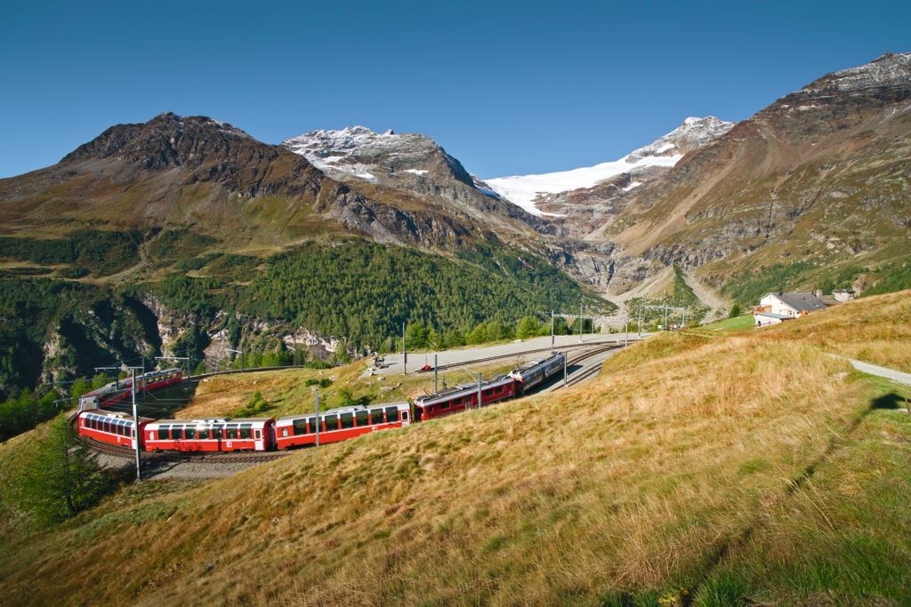 Alp-Gruem-Bernina-Express