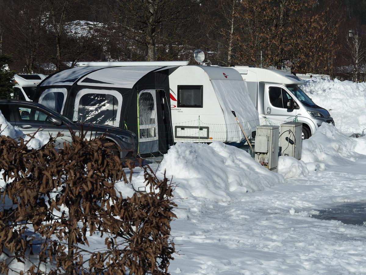 Campervan and caravan in winter? Sure! – image 1