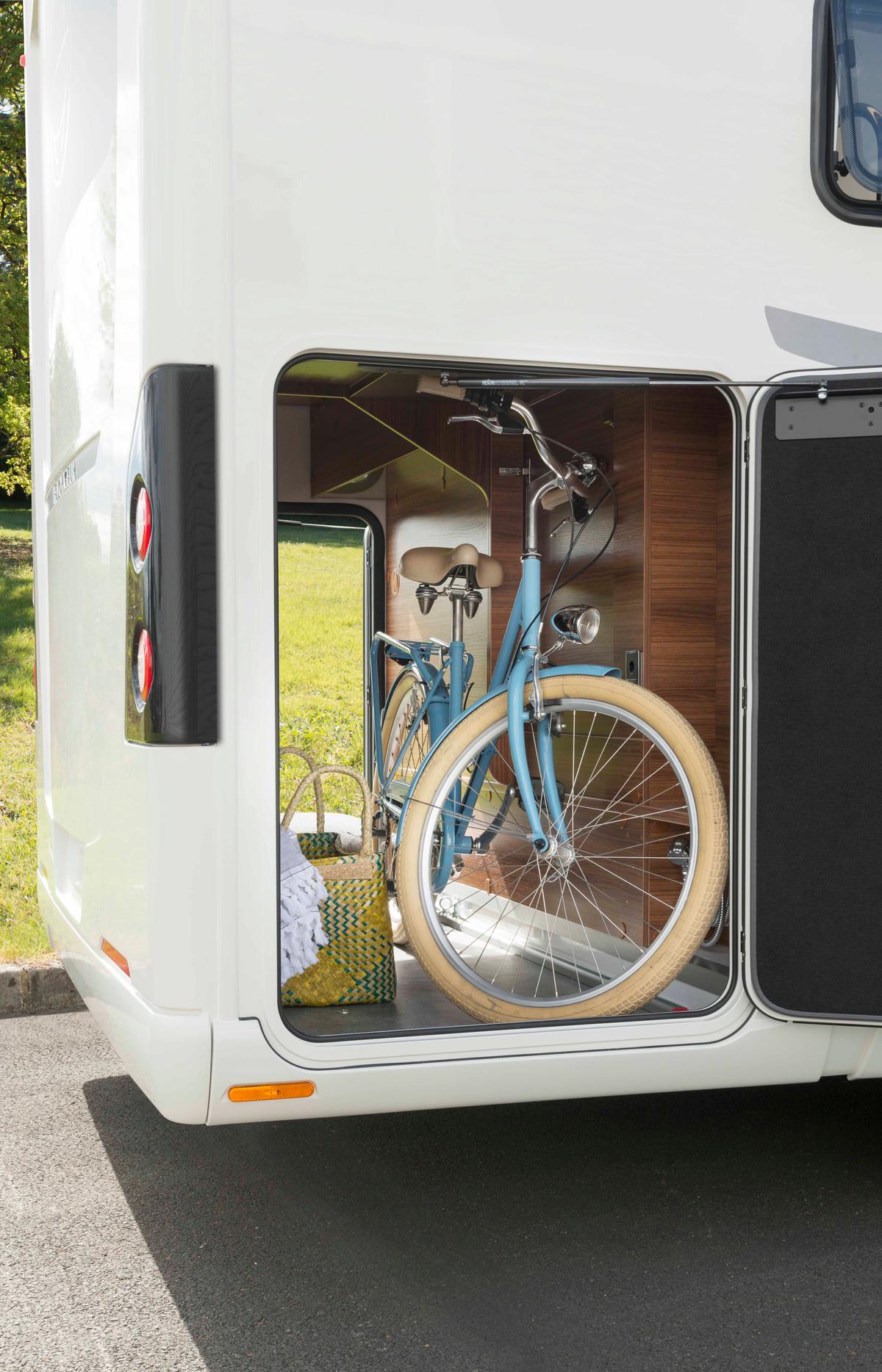 Convenient transport of bicycles and motorbikes in the motorhome – image 1