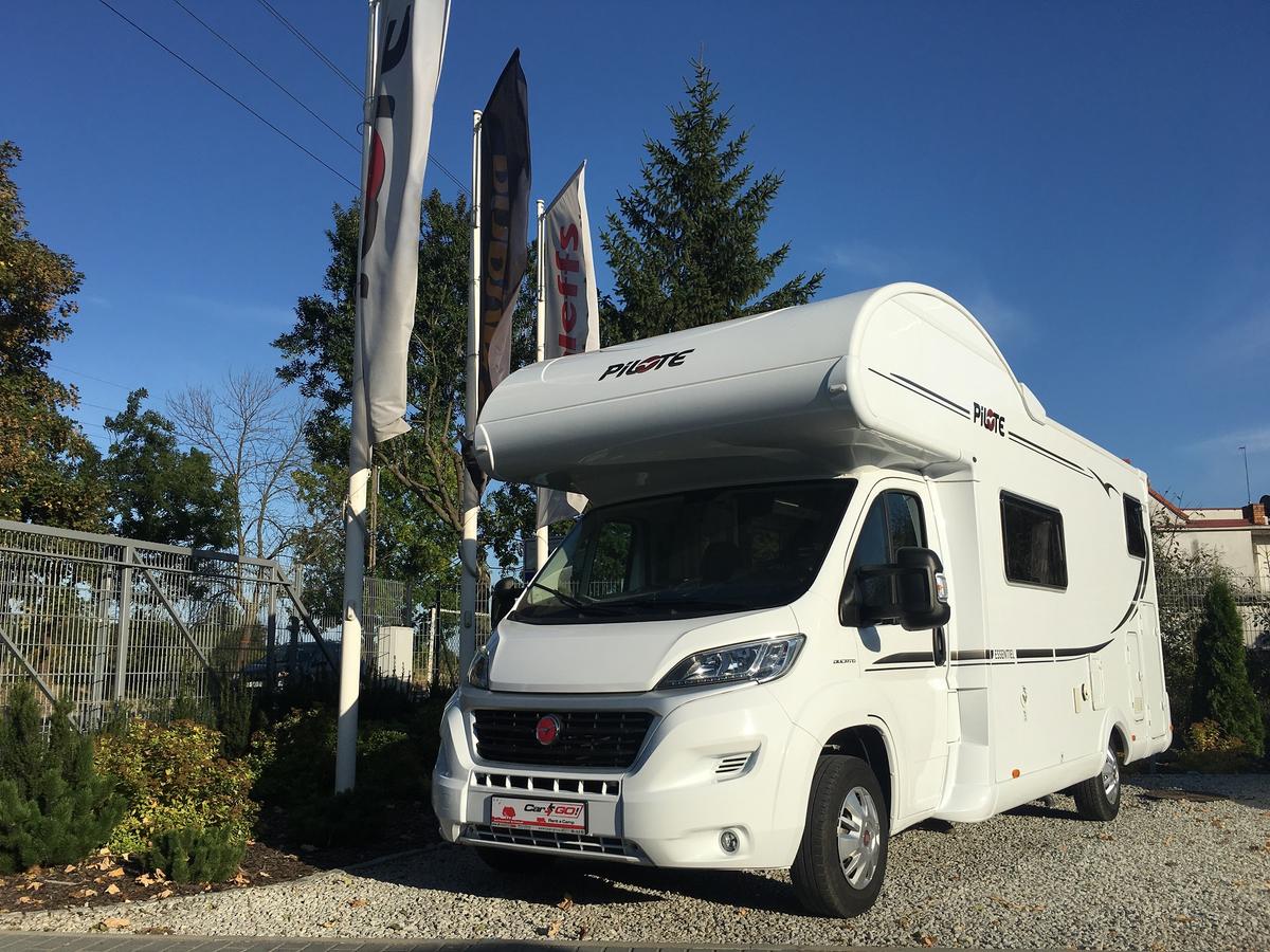 Family motorhome with an alcove by Pilote – image 1