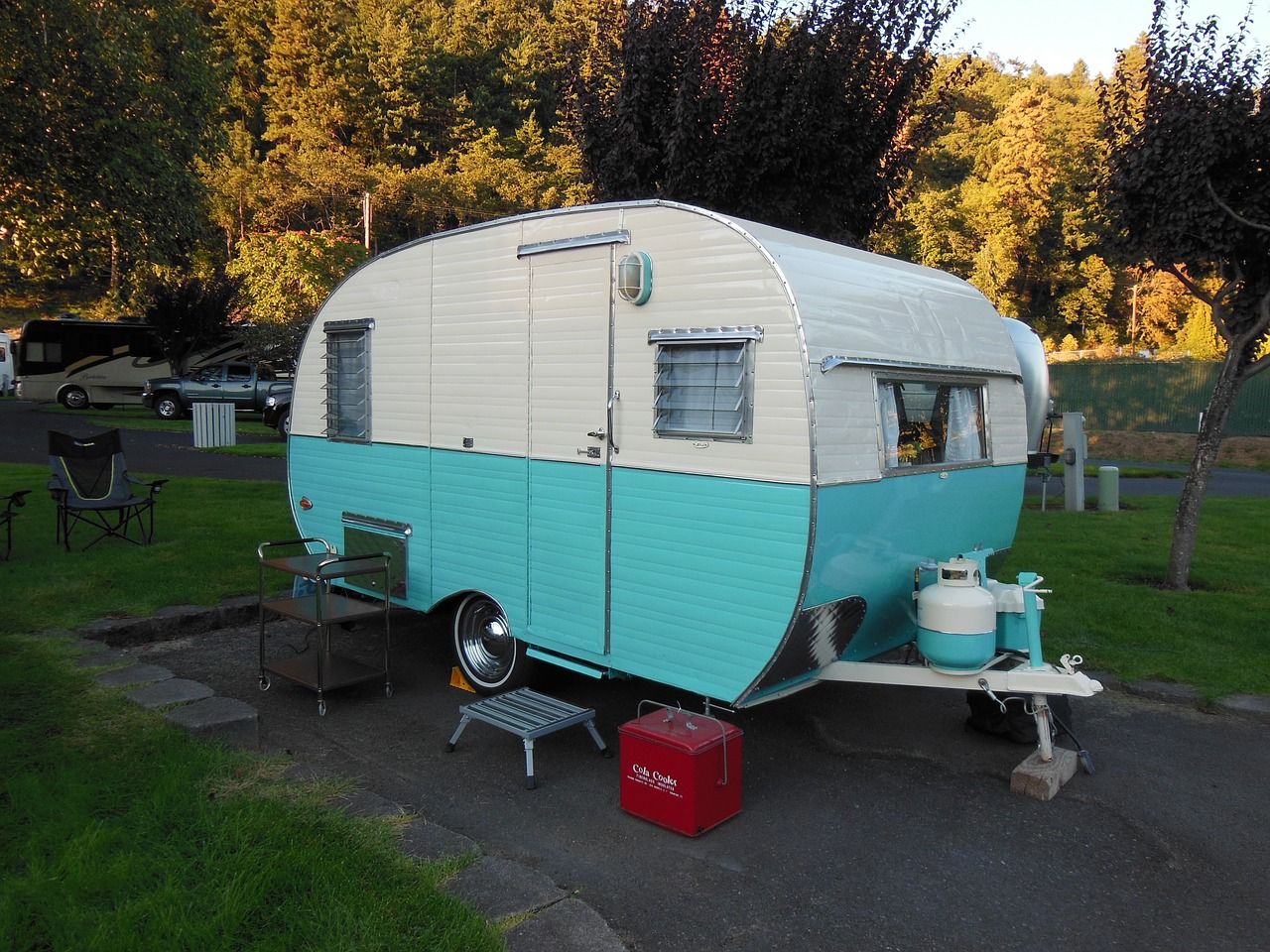 We are looking for a caravan for the holidays – main image