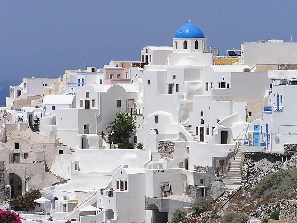 Santorini - the sky is closer than you think – image 1
