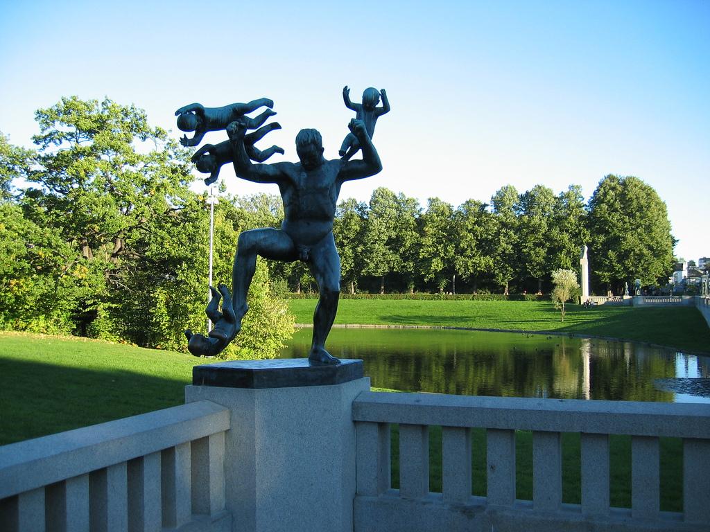 Park Vigelanda – dziecko z kamienia i brązu – zdjęcie 1