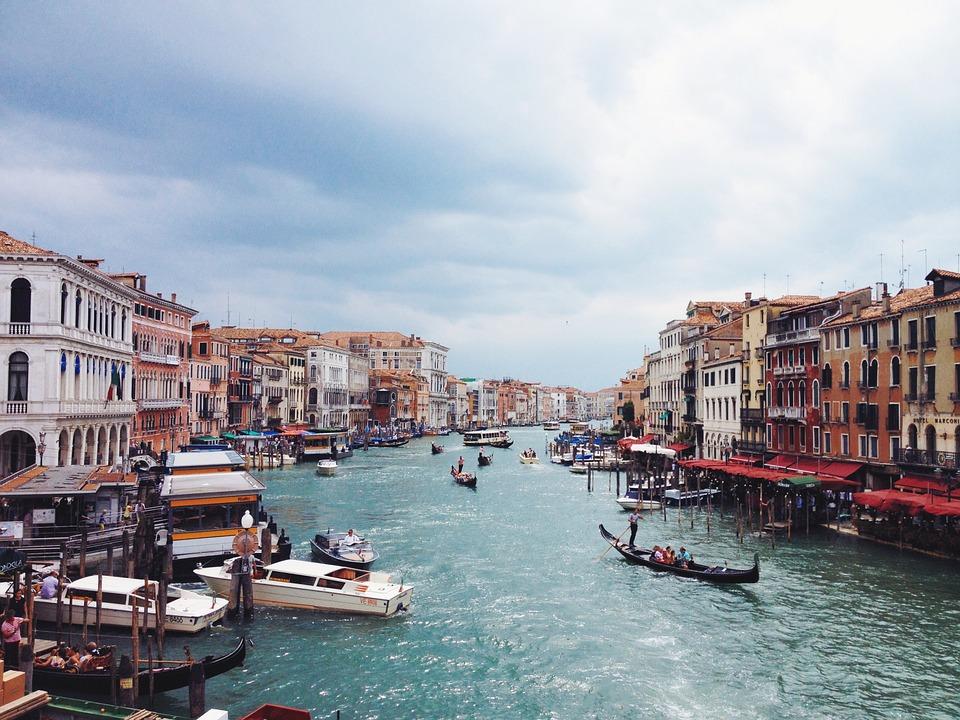 Venice - walk between the canals – image 1