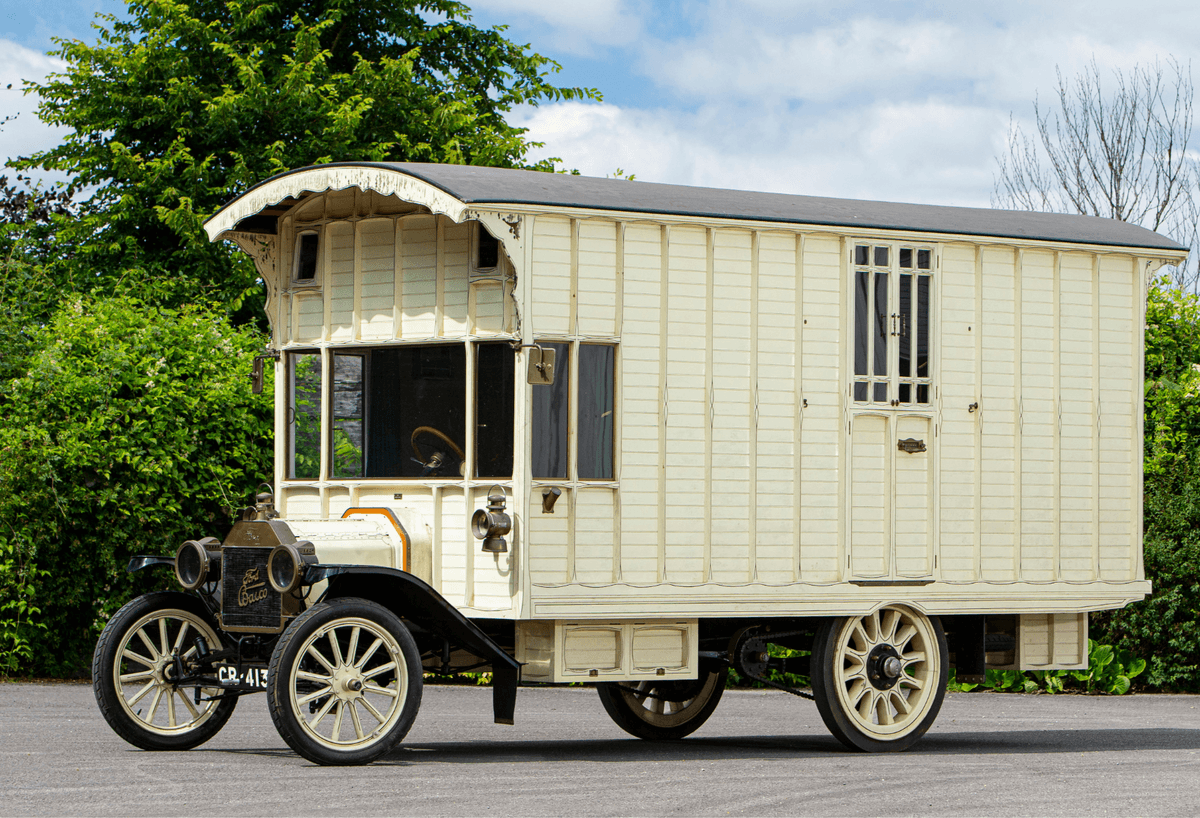 The oldest camper in the world goes under the hammer – image 1