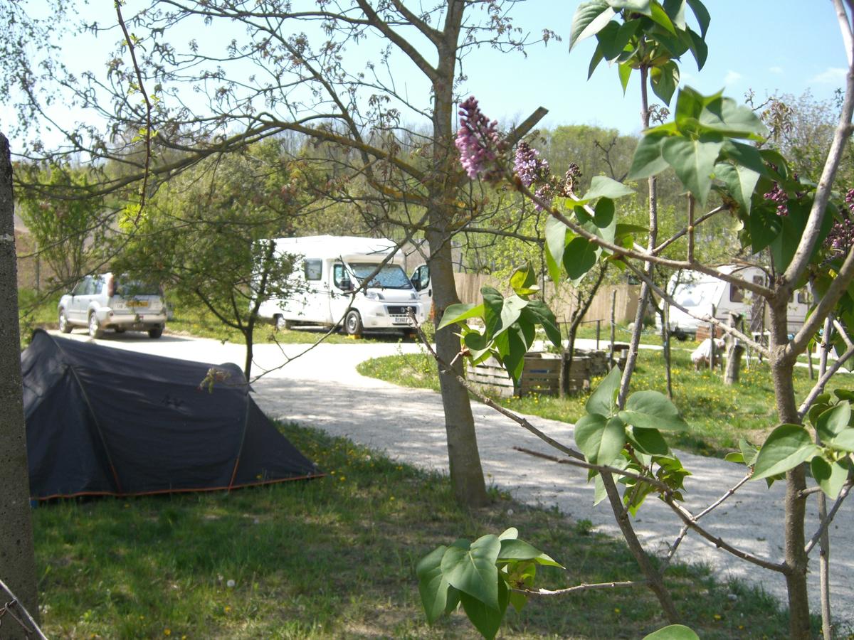 Hungarian Country Camping – image 1