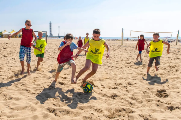 Family campsite Residence Village – entertainment, beach and swimming pools – image 1
