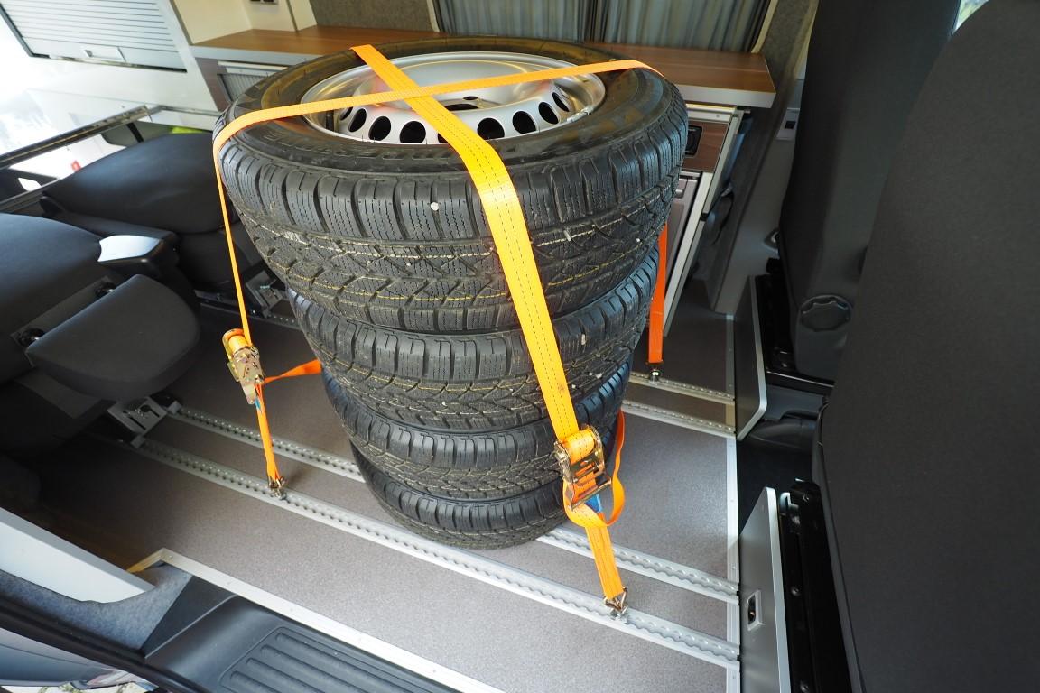 A motorhome on a Volkswagen T6 - CampRest test – image 3