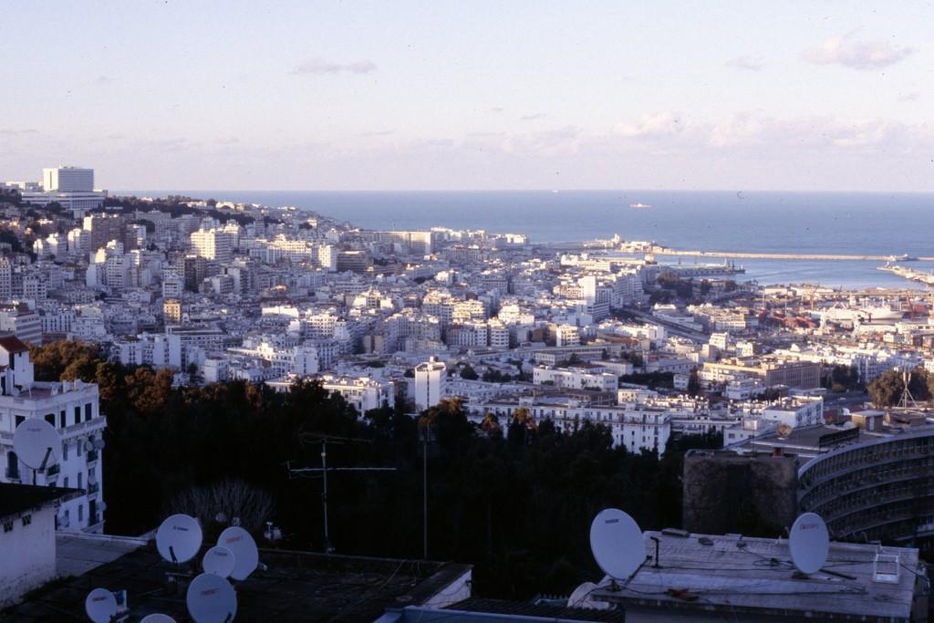 Miasto pod wzgórzami - Algier – zdjęcie 1
