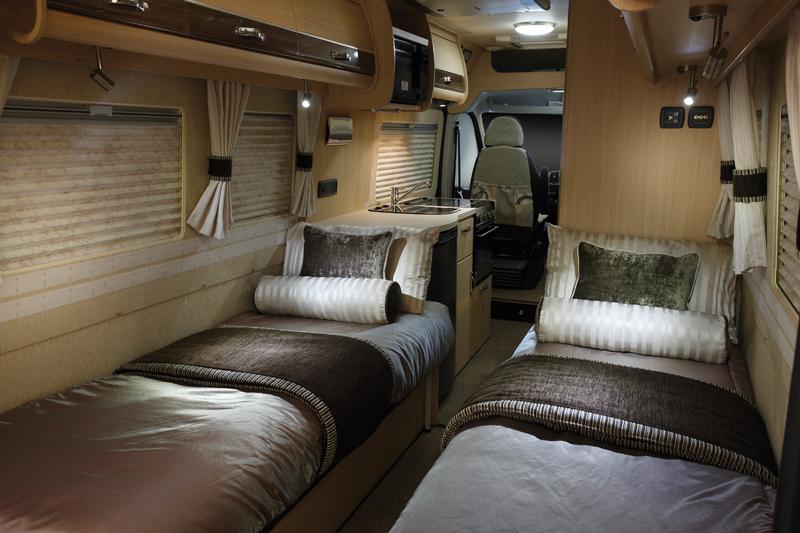 Warwick XL - a motorhome with an open living room – image 2