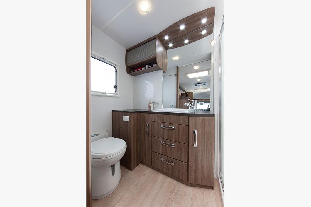 Optimum and Conquest - Jayco in American – image 1