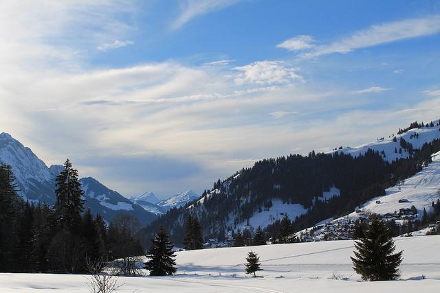 Skiing in Gstaad - Switzerland – image 3