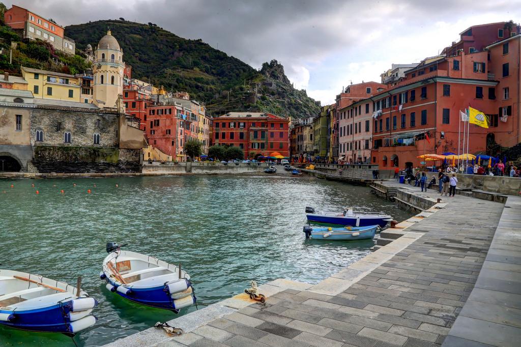 Cinque Terre - happiness times five – image 1