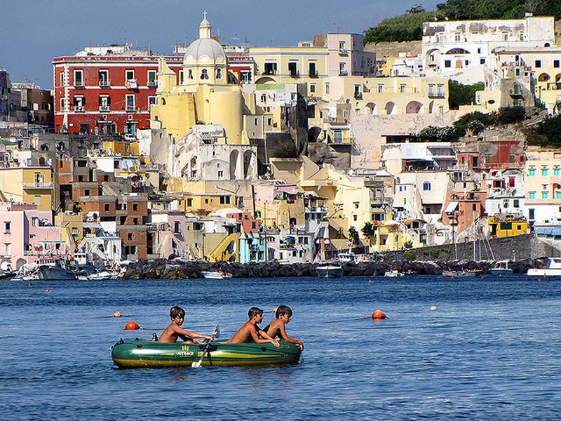 The islands of Italy - the stars scattered over the sea – image 1