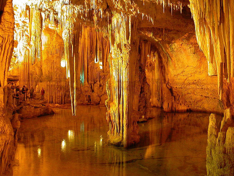 grotta-di-nettuno-sardynia-tobias-helfrich-wwwcommonswikimediaorg-cc-by-sajpg