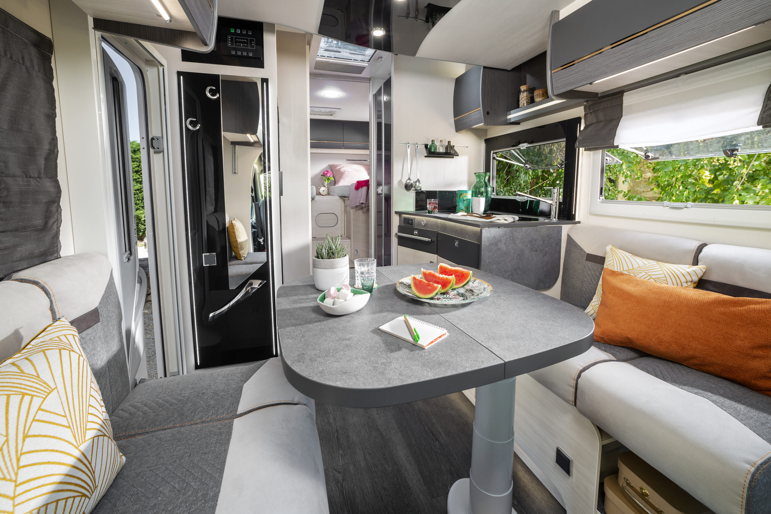 chausson-777gajpg