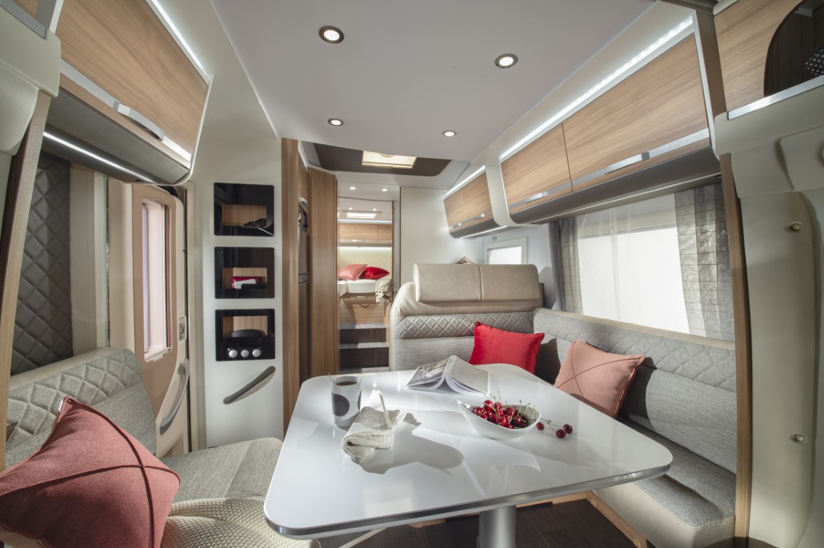 1620-matrix-m-670-sl-axess-image-interior-jm49302jpg