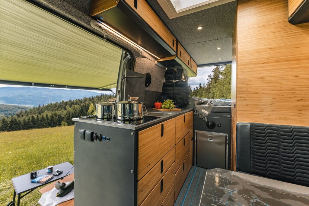adventurevan-conversions-escapader-premiere-van-conversion-4x4-sprinter-28-1024x683jpg